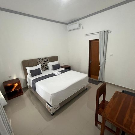 Kuta Lodge Homestay Extérieur photo